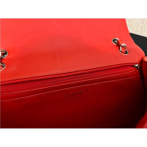 Chanel Classic Chevron Quilted Leather Flap Crossbody Shoulder Bag - Picture 5 of 16